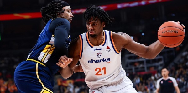 怀特塞德合同已转正！打爆广东北京内线，上海男篮争冠需要他