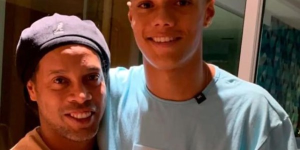 天博资讯中心-罗纳尔迪尼奥儿子经纪人是阿西斯 有西班牙护照