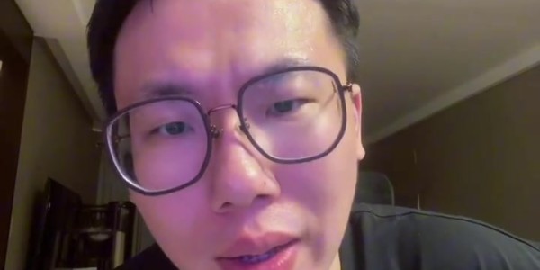 媒体人：东契奇再这么打估计打不完就受伤 简直太累了