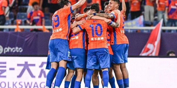 天博中国入口--6分首战即决战，韩鹏李金羽同室操戈，首发呼之欲出，泰山开门红