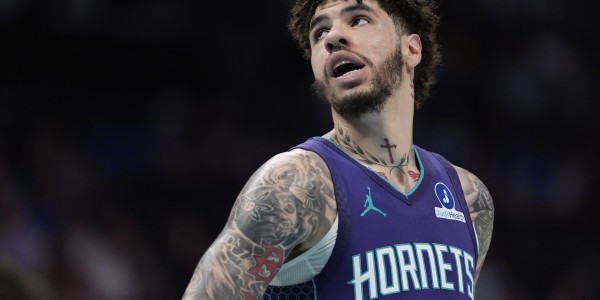 天博官方网站-虎头蛇尾！拉梅洛·鲍尔24中12&amp;amp;三分15中6空砍36+5+6 末节零分