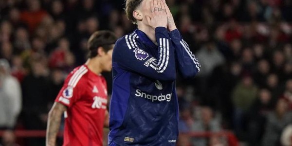 天博官方通道-卫报：切尔西仍在与曼联谈加纳乔，但最多只愿出4000万英镑