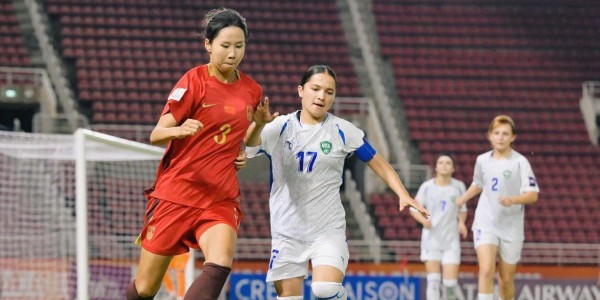 2-1！4-0！女足亚洲杯：四强已出其二，中国女足险胜，挑战日本队